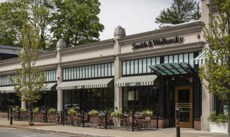 exterior of Smith & Wollensky's Wellesley MA location