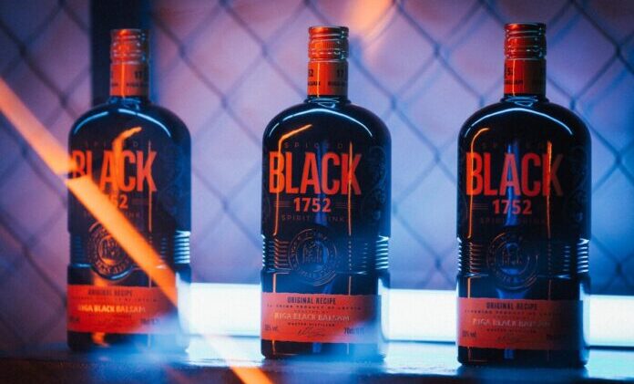 Black 1752 Lativan liquor